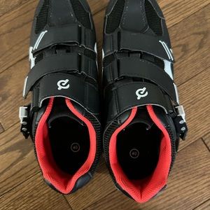 Peloton cycling women’s shoes-in very good condition!